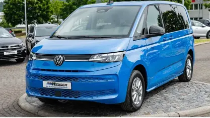 Gebraucht VW Multivan Life 150 PS (110 kW) 2026 Blau Van / Kleinbus