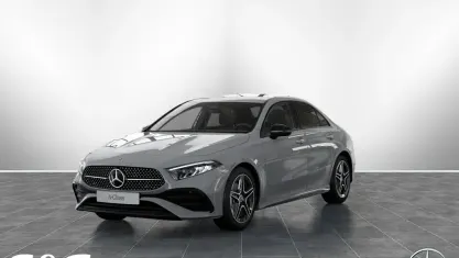 Gebraucht Mercedes A200 AMG 163 PS (119 kW) 2025 Manufaktur lack manufaktur alpin Limousine