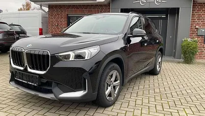 Schwarz Gebraucht 2024 BMW X1 SUV | 43.700 € (Fairer Preis)
