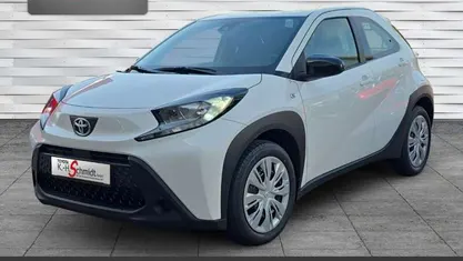 Super white 2 Neu 2025 Toyota Aygo X Play SUV | 18.190 € (Fairer Preis)