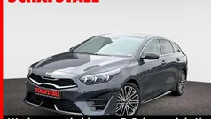 Grau ((h8g) pentametal met.) Gebraucht 2024 Kia ProCeed GT-Line Kleinwagen | 26.979 € (Superpreis)