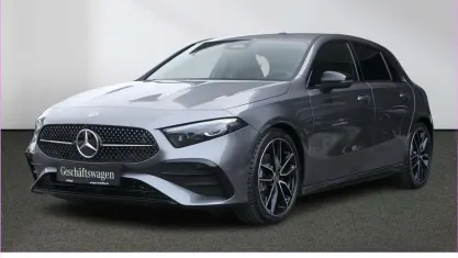 Gebraucht Mercedes A200 AMG 163 PS (119 kW) 2026 Lack mountaingrau Limousine