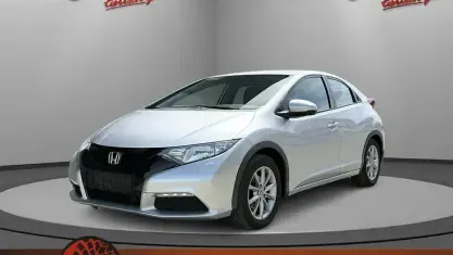 Gebraucht Honda Civic Comfort 99 PS (72 kW) 2015 Alabaster silver m. (metallic) Limousine