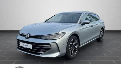 Gebraucht 2025 VW Passat Elegance Limousine | 73.545 €