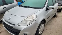 Silber Gebraucht 2009 Renault Clio II Expression Limousine | 1.998 € (Fairer Preis)