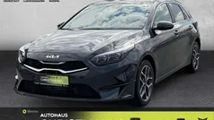 Grau Gebraucht 2025 Kia Ceed Style Limousine | 23.990 € (Fairer Preis)