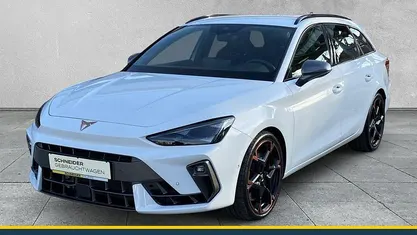 Weiß Gebraucht 2025 Cupra Leon VZ Kombi | 36.990 € (Superpreis)