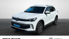 Pure white Gebraucht 2024 VW Tiguan Life SUV | 35.760 € (Fairer Preis)