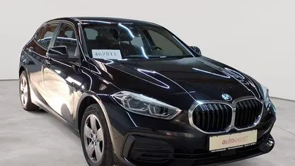 Gebraucht BMW 118 Advantage 150 PS (110 kW) 2022 Saphirschwarz metallic Kleinwagen