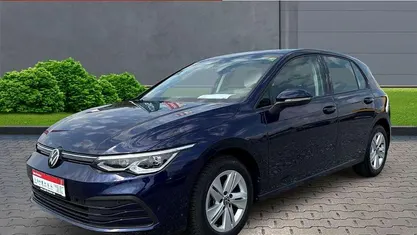 Blau Gebraucht 2023 VW Golf Life Limousine | 23.460 € (Fairer Preis)