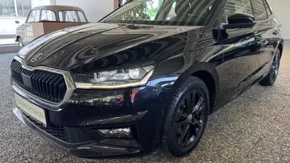 Gebraucht Skoda Fabia Style 150 PS (110 kW) 2022 : schwarz magic perleffekt Kleinwagen