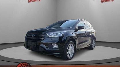 Używany Ford Kuga ST-Line 150 KM (110 kW) 2018 Czarny SUV