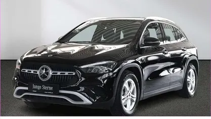 Gebraucht Mercedes GLA200 163 PS (119 kW) 2024 Schwarz SUV