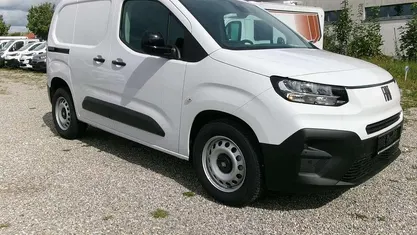 Gebraucht 2025 Fiat Doblò Van / Kleinbus | 21.290 € (Fairer Preis)