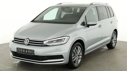 Oyster silber metallic Neu 2026 VW Touran Comfortline Van / Kleinbus | 39.445 €