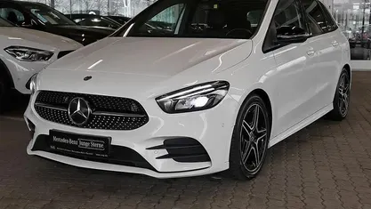 Gebraucht Mercedes B200 AMG 163 PS (119 kW) 2019 Unilack polarweiß Van / Kleinbus