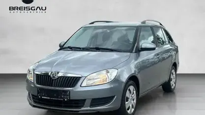 Gebraucht Skoda Fabia Ambition 105 PS (77 kW) 2013 Grau Limousine