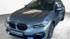 Grau Gebraucht 2022 BMW 120 Sport Line Kleinwagen | 28.449 € (Fairer Preis)