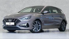 Silky bronze / met Gebraucht 2022 Hyundai i30 Trend Limousine | 13.280 € (Fairer Preis)