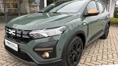 Twilightblue mettallic / schwarz (schwarz) Gebraucht 2024 Dacia Sandero Extreme Kleinwagen | 18.890 € (Fairer Preis)