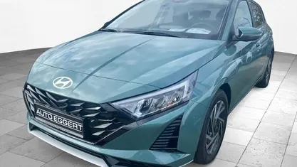 Neu Hyundai i20 Trend 101 PS (74 kW) 2025 Gruen Kleinwagen