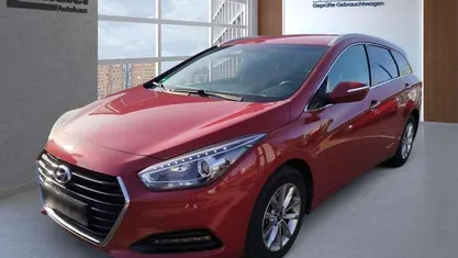Mic (rot Gebraucht 2018 Hyundai i40 Trend Kombi | 12.990 € (Fairer Preis)