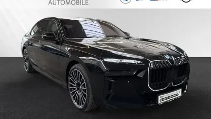 Gebraucht BMW 750e M Sport 489 PS (359 kW) 2025 Black sapphire metallic Limousine