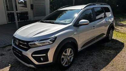 Gebraucht Dacia Jogger Comfort 91 PS (66 kW) 2022 Gris moonstone Van / Kleinbus