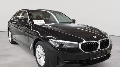 Gebraucht BMW 530e Sport Line 184 PS (135 kW) 2022 Schwarz uni Limousine
