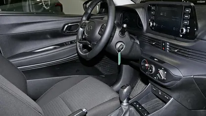 Usata Hyundai i20 Trend 101 CV (74 kW) 2024 Nero Utilitaria