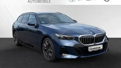 Gebraucht BMW 550e M Sport 489 PS (359 kW) 2025 Phytonicblau metallic Kombi