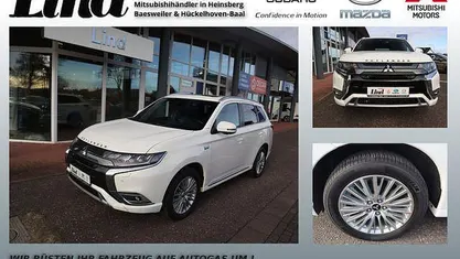 Weiß Gebraucht 2020 Mitsubishi Outlander Top SUV | 23.480 € (Fairer Preis)