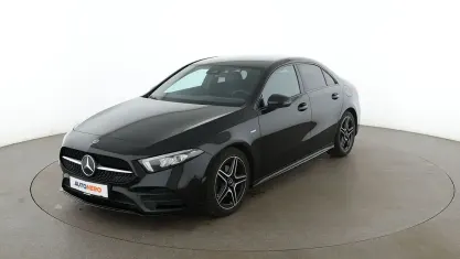 Gebraucht Mercedes A200 AMG line 163 PS (119 kW) 2022 Schwarz Limousine