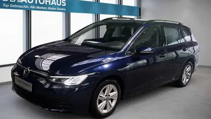 Blau Gebraucht 2023 VW Golf VIII Life Kombi | 21.920 € (Superpreis)