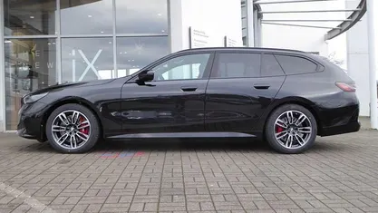 Gebraucht BMW 540 M Sport 286 PS (210 kW) 2025 Black sapphire metallic (schwarz) Kombi