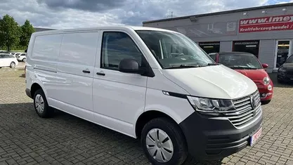 Candy weiss Gebraucht 2023 VW Transporter Van | 33.990 € (Fairer Preis)