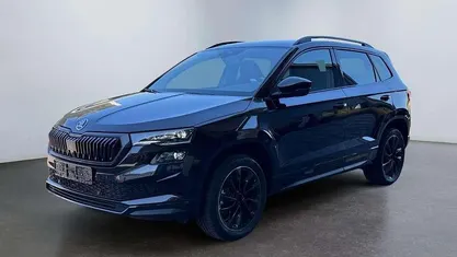 Gebraucht 2025 Skoda Karoq SportLine SUV | 36.850 € (Fairer Preis)