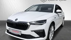 Moonweiss metallic Gebraucht 2024 Skoda Scala Kleinwagen | 23.597 € (Fairer Preis)