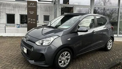 Gebraucht Hyundai i10 Trend 67 PS (49 kW) 2020 Stardust Kleinwagen