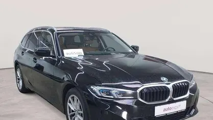 Gebraucht BMW 320 Sport Line 190 PS (139 kW) 2023 Schwarz uni Kombi