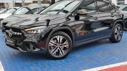 Gebraucht Mercedes GLA180 Progressive 136 PS (100 kW) 2024 Metalliclack kosmosschwarz SUV