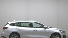 Silber Gebraucht 2022 Ford Focus Titanium Limousine | 17.880 € (Guter Preis)
