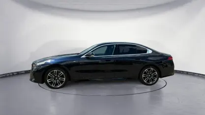 Gebraucht BMW 520 M Sport 197 PS (144 kW) 2024 Schwarz Limousine