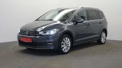 Grau Gebraucht 2024 VW Touran Highline Van / Kleinbus | 35.450 € (Fairer Preis)