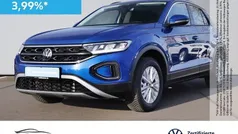 Blau Gebraucht 2024 VW T-Roc Life SUV | 30.998 € (Guter Preis)