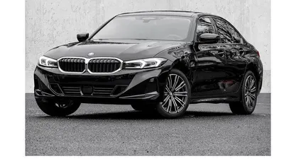 Gebraucht BMW 330e Sport Line 292 PS (214 kW) 2024 Schwarz Limousine