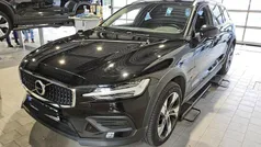 Schwarz Gebraucht 2023 Volvo V60 CC Plus Kombi | 36.990 € (Fairer Preis)