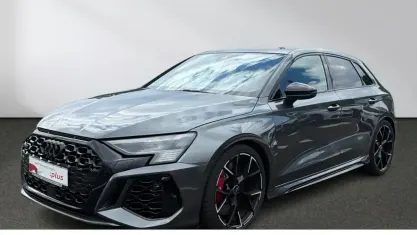 Gebraucht Audi RS3 Sportback Ambiente 400 PS (294 kW) 2022 Daytonagrau perleffekt Kleinwagen