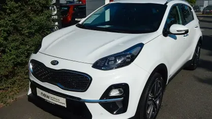 Gebraucht Kia Sportage Spirit 136 PS (100 kW) 2019 Deluxe white SUV