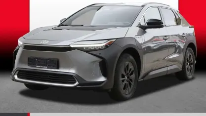 Gebraucht Toyota bZ4X Basis 160 kW (218 PS) 2022 Palladiumsilber metallic SUV